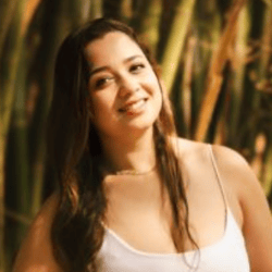 THAIS MACHADO