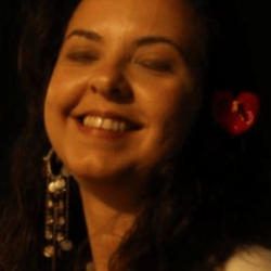 Lorena P. Magalhães - Cartomante | Reikiana | Alquimista