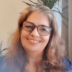 Glória Caminha