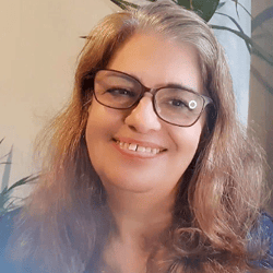 Glória Caminha