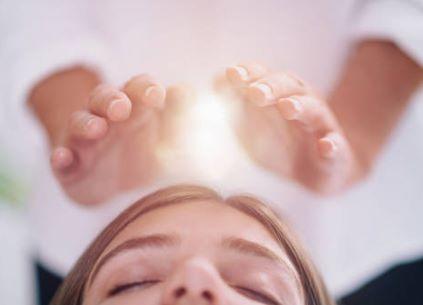 Sessão online de Reiki à distância.