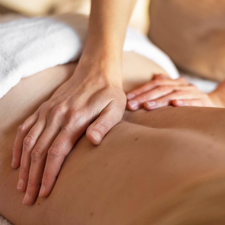Massagem Relaxante com Cromoterapia